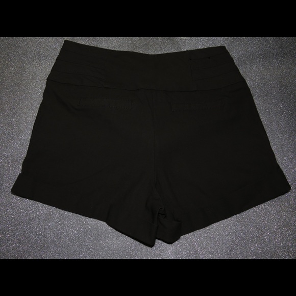 Eclipse shorts - Picture 2 of 5